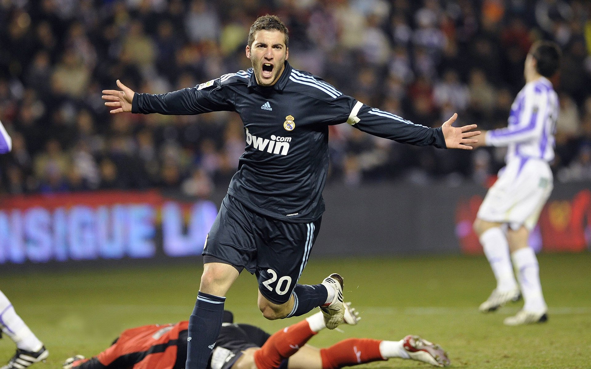 设置成日期后全变成井号了